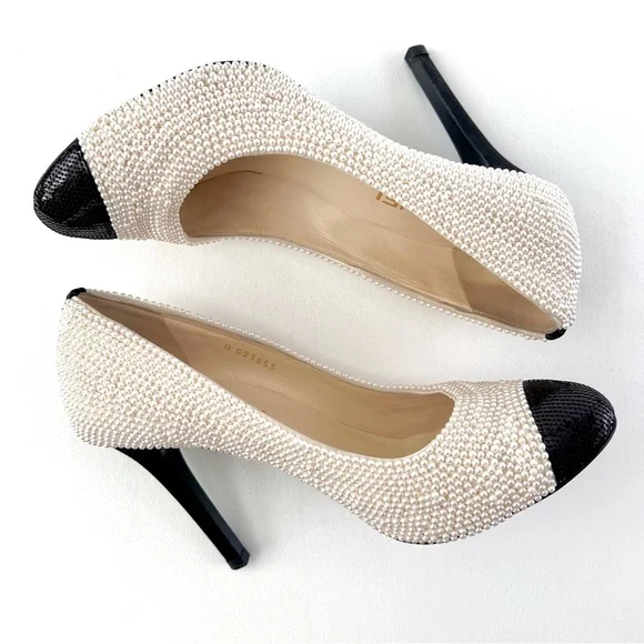 CHANEL || CC Logo Pearl Embellished Black Cap Toe Sequin High Heel Pumps EU 40 - Picture 3 of 15